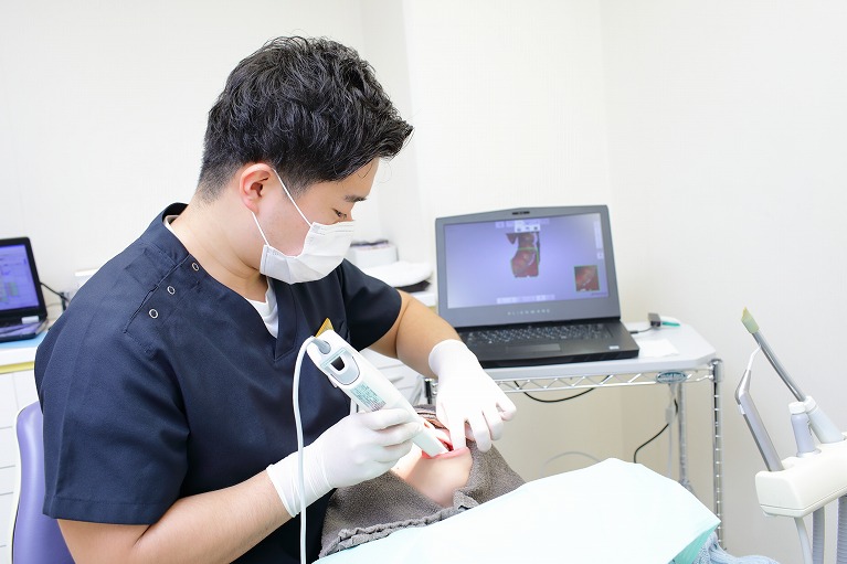 口腔内3Dスキャナーによって進化を遂げるマウスピース型装置を使った矯正治療